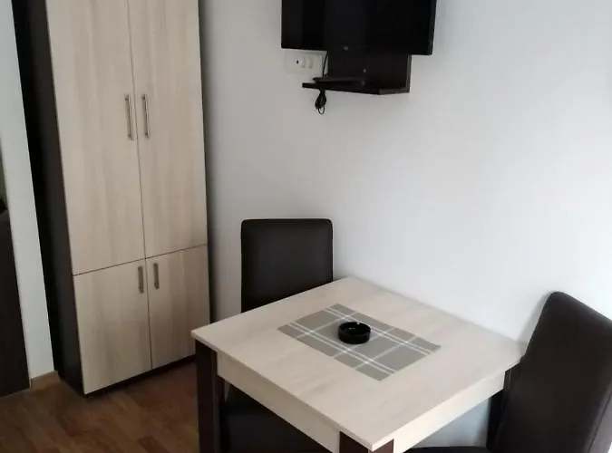 アパート Sarm ズラティボール