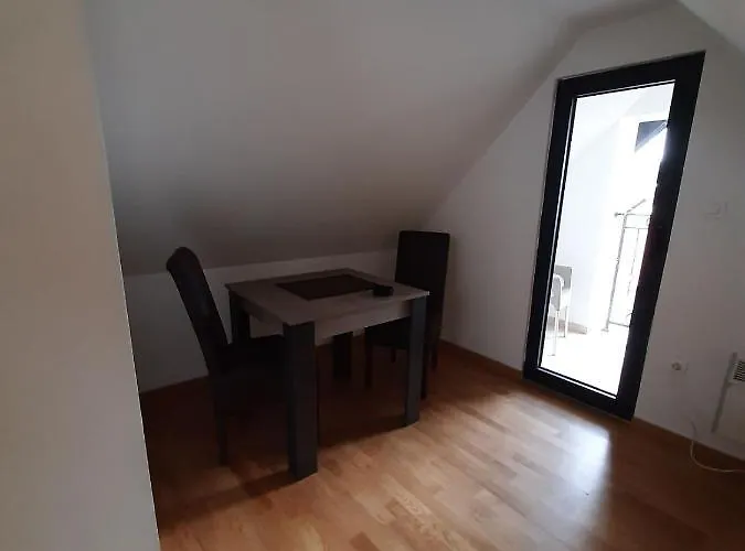 Sarm アパート ズラティボール